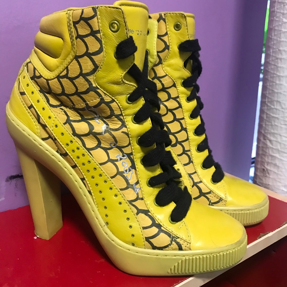 🔥 AUTHENTIC SERGIO ROSSI VINTAGE RARE YELLOW PUMAS BARLEY WORN